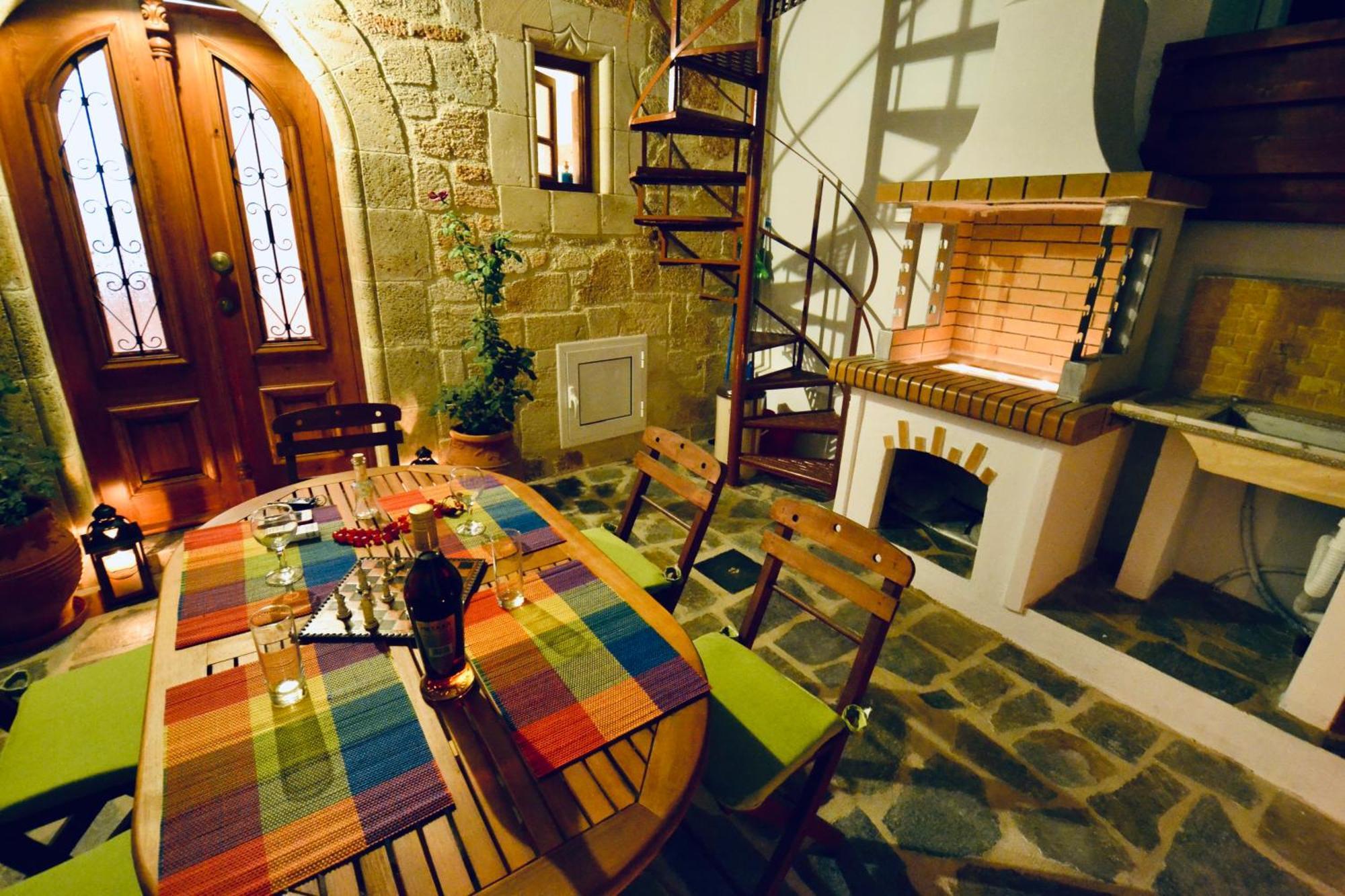 Villa Patitiri Traditional House With Hot Tub Архангелос Екстериор снимка