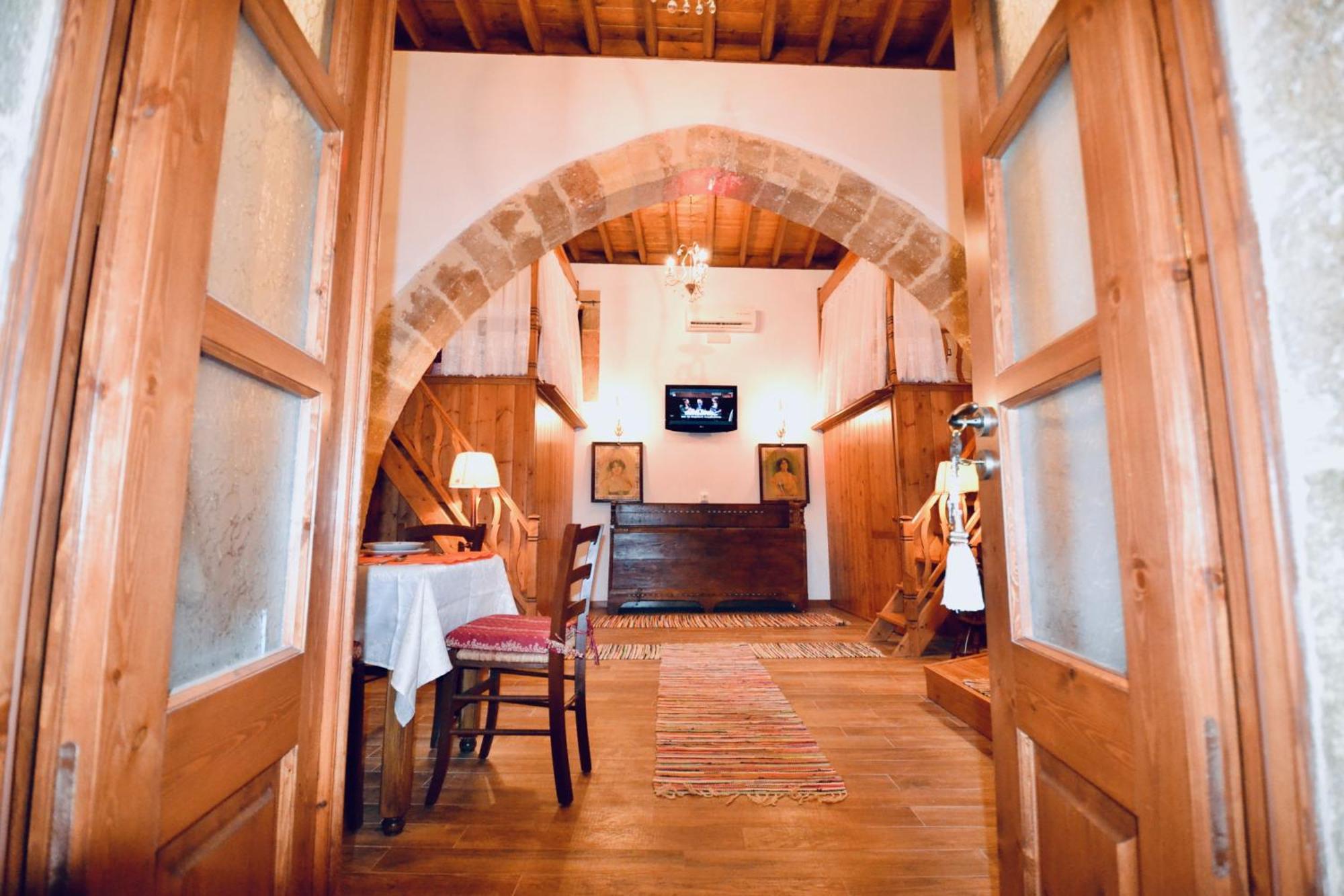 Villa Patitiri Traditional House With Hot Tub Архангелос Екстериор снимка